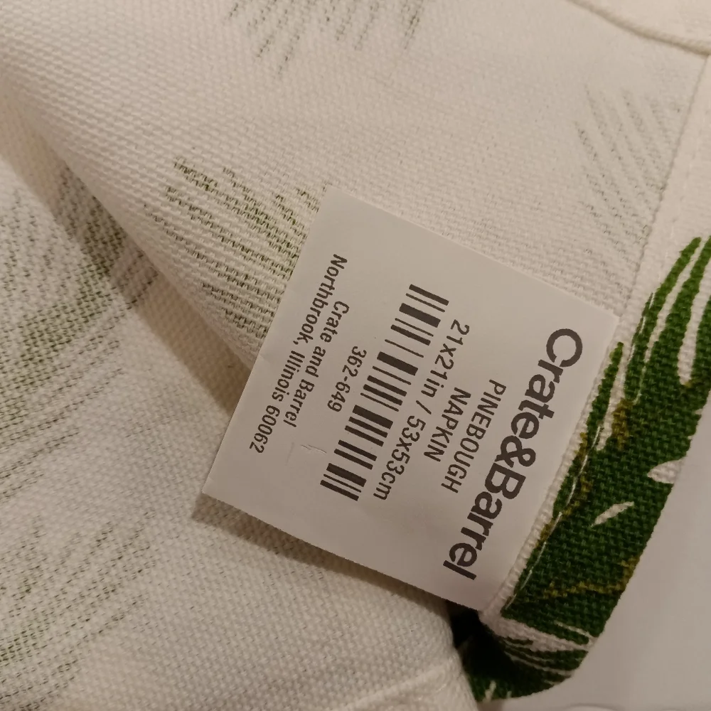 NWOT Crate & Barrel Pinebough Cloth Napkins 21